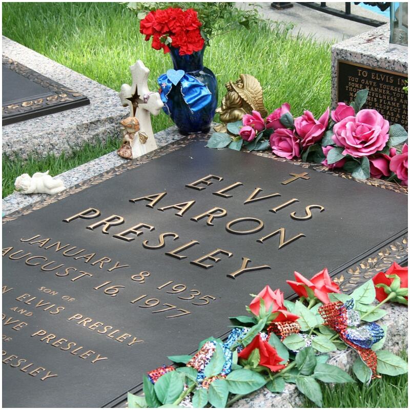 30+ Celebrity Headstones That Remind Us What Made Them So Special